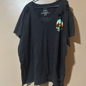 Torrid size 3 relaxed fit graphic tee with built in holes